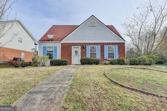 view of front of home featuring a front yard