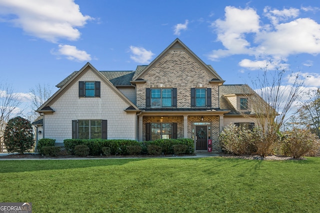 view of front of house with a front lawn