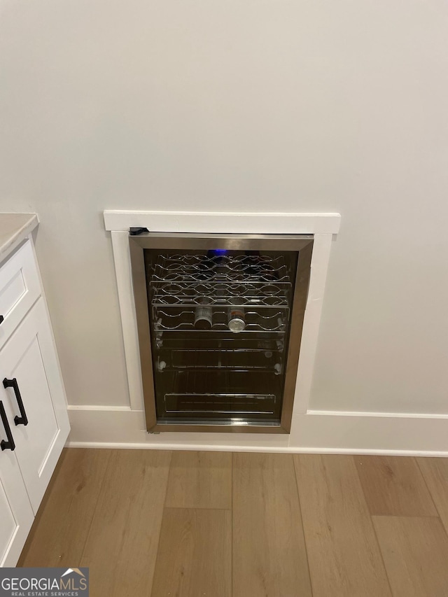 interior details with hardwood / wood-style floors