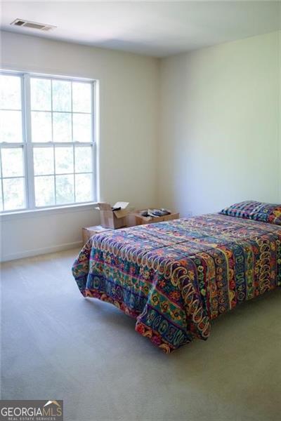 bedroom with carpet flooring