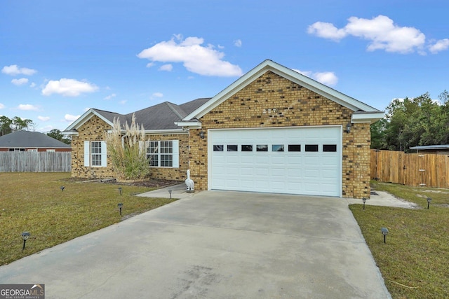 view of front of home featuring a front lawn