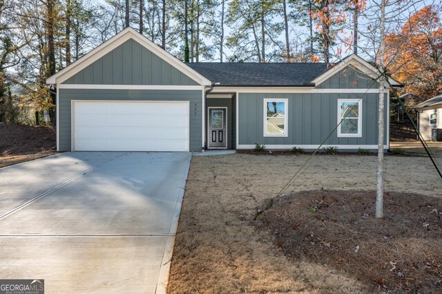 view of front of house featuring a garage