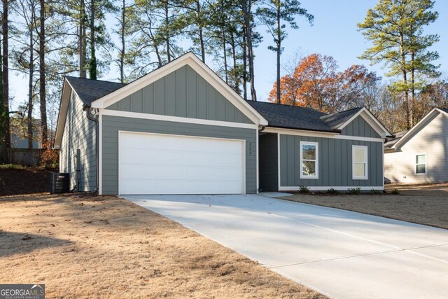 view of front facade with a garage