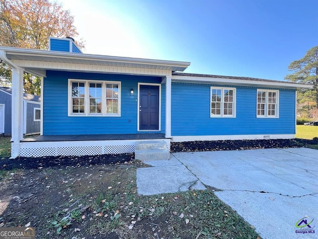 view of front of property with a porch