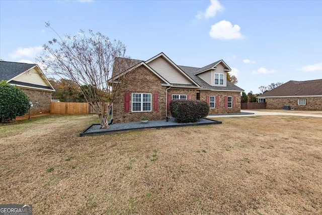 view of front facade with a front yard