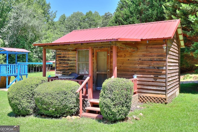 view of outbuilding