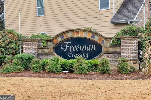 view of community / neighborhood sign