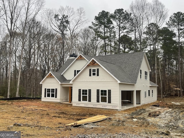 view of front facade featuring a garage