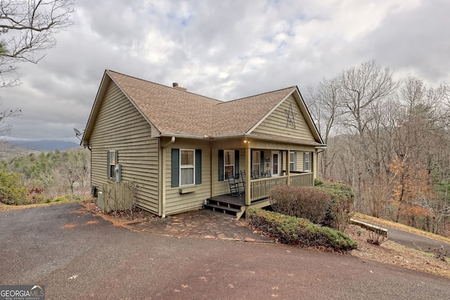 view of front of house featuring covered porch