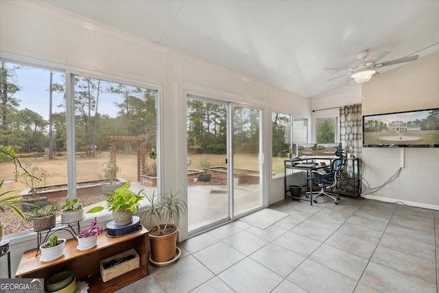 sunroom / solarium featuring vaulted ceiling and ceiling fan