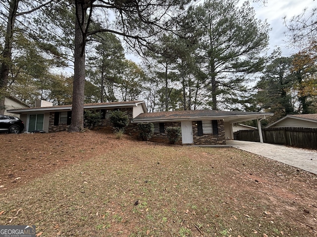 view of front of house with a carport