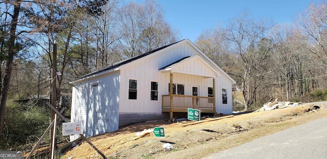 41 Walnut Trl, Cartersville, GA 30121 - view of front of house featuring board and batten siding