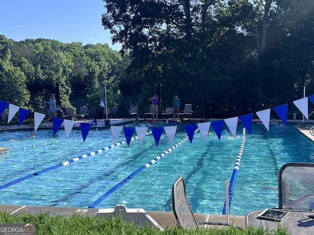 view of swimming pool