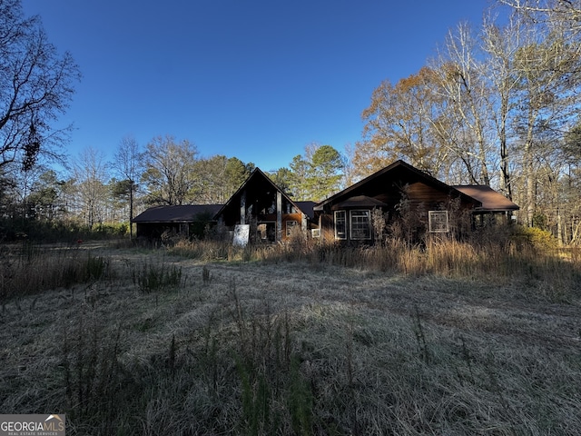 view of home's exterior