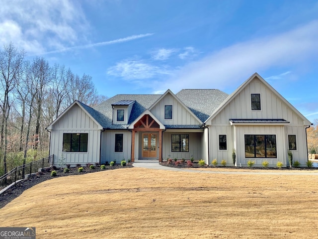 view of modern farmhouse style home