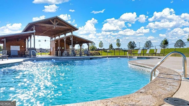 view of swimming pool