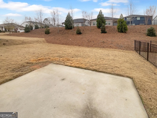 view of yard featuring a patio