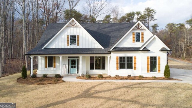 view of modern inspired farmhouse