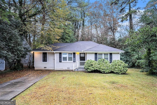 single story home with a front yard