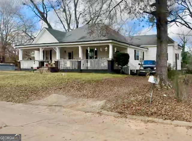 view of front of property with covered porch