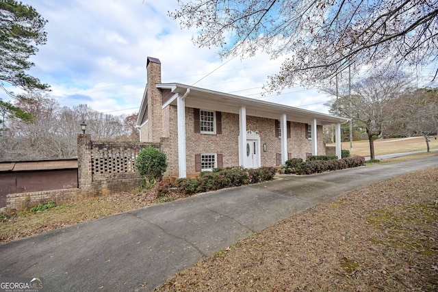 view of front of house