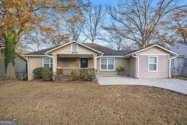 ranch-style home with covered porch