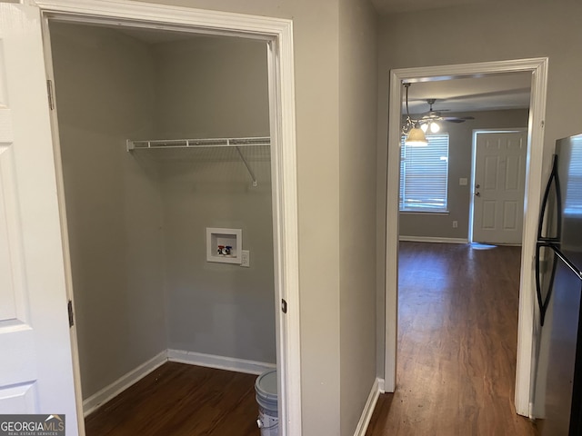 laundry room with dark wood-style floors, washer hookup, ceiling fan, and baseboards