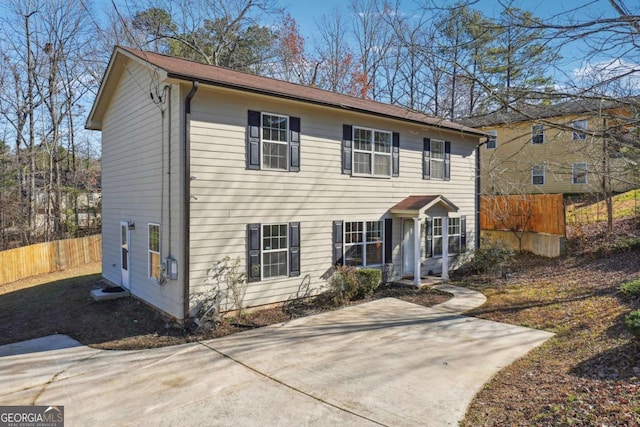 view of front of property featuring a patio