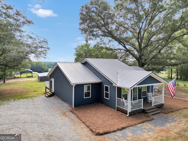 view of front of property featuring a porch