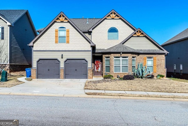 view of front facade featuring a garage