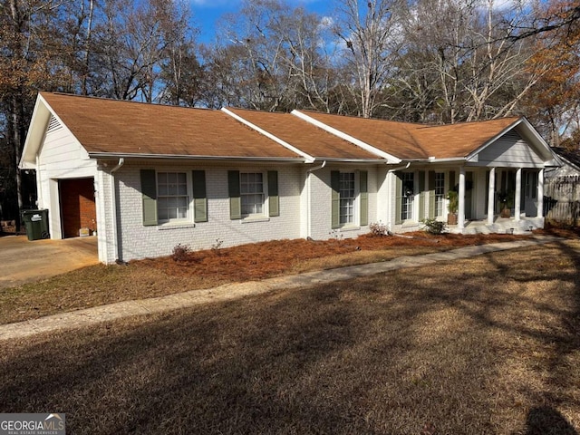 single story home featuring a garage