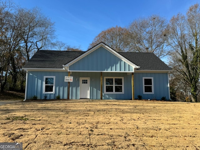 view of front facade with covered porch