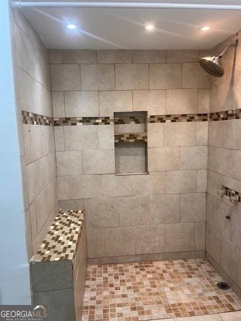 2254 Wellington Cir, Lithonia, GA 30058 - bathroom featuring a tile shower and recessed lighting