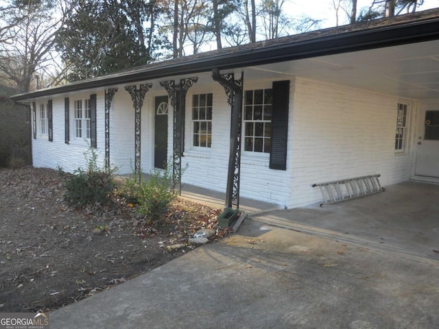 view of front facade featuring covered porch