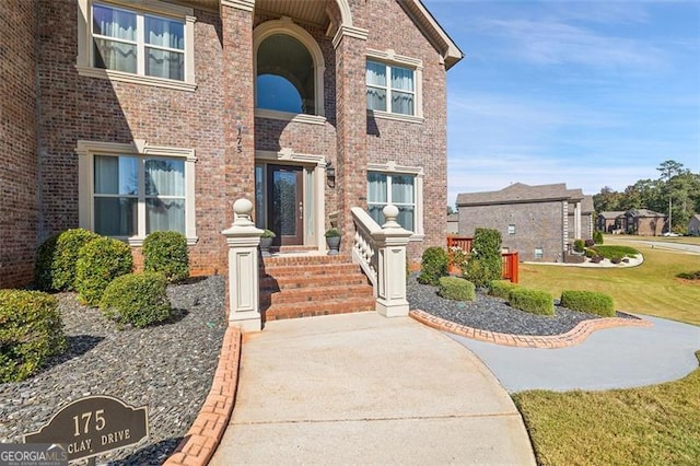 view of front of property with a front yard