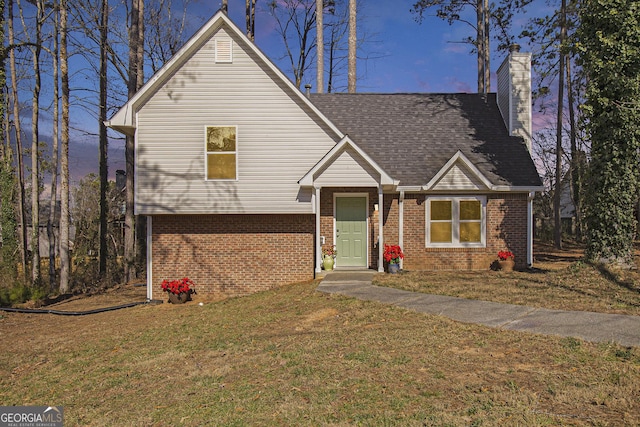 view of front of house with a front yard