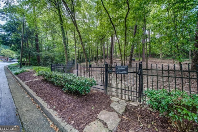 4248 River Green Dr NW Unit 312, Atlanta, GA 30327 - gate featuring fence