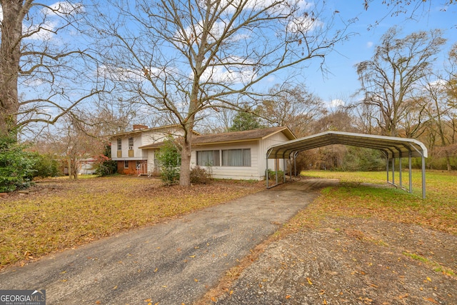 view of front facade featuring a carport