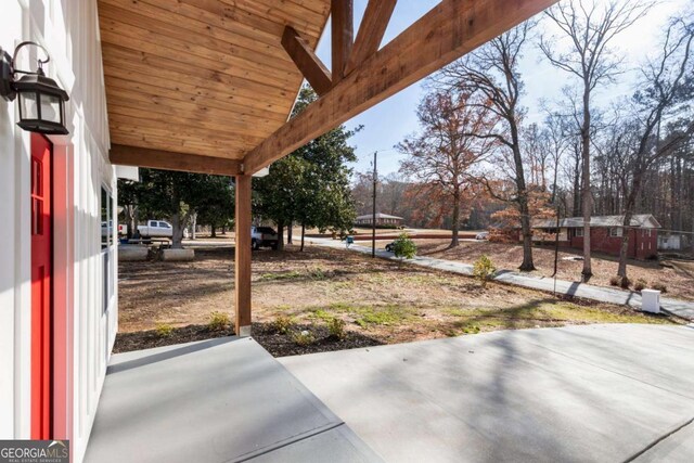 view of yard with a patio area