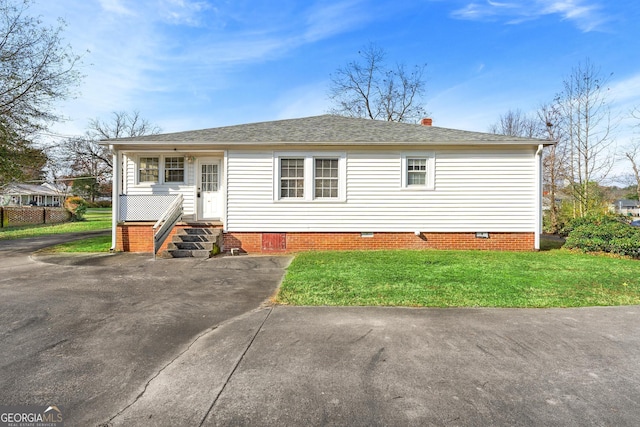 view of front of house featuring a front yard