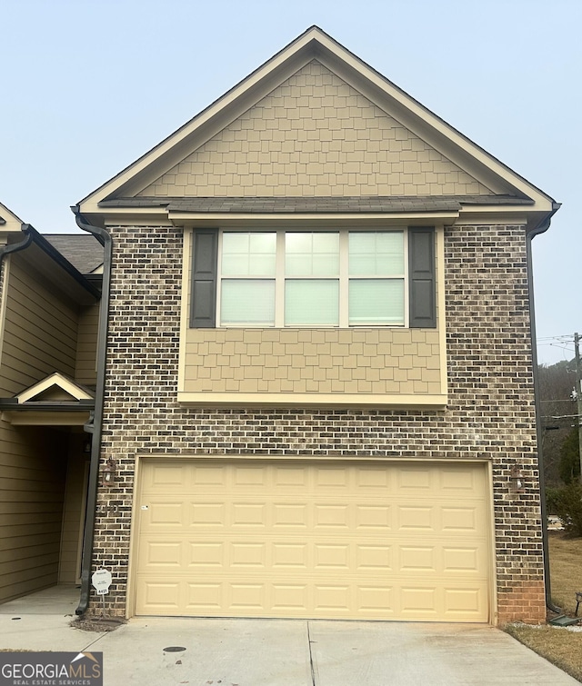 view of front facade with a garage