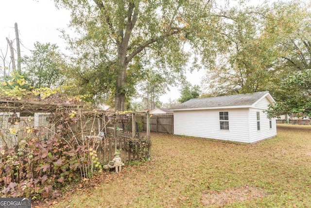 610 W Liberty, Claxton, GA 30417 - view of yard with an outdoor structure