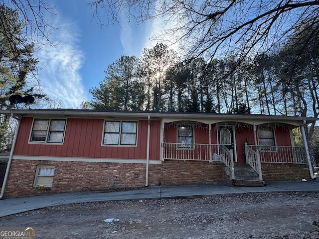 view of front of property with a porch