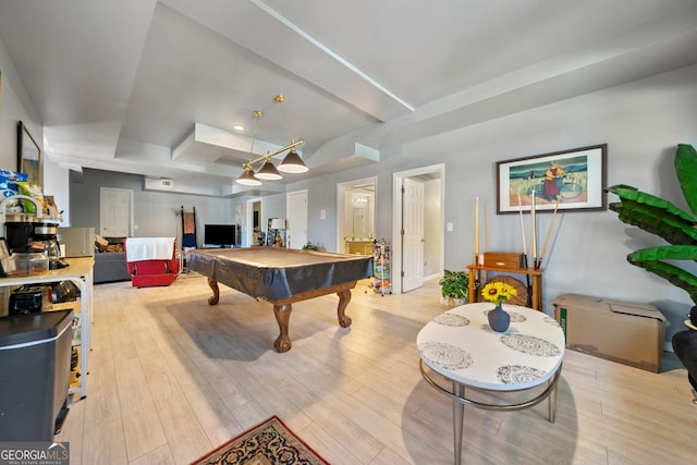 rec room featuring light hardwood / wood-style flooring and billiards