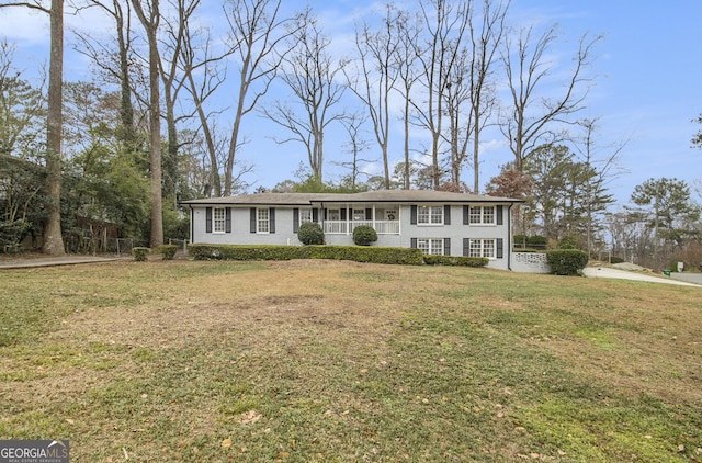 view of front of property with a front yard