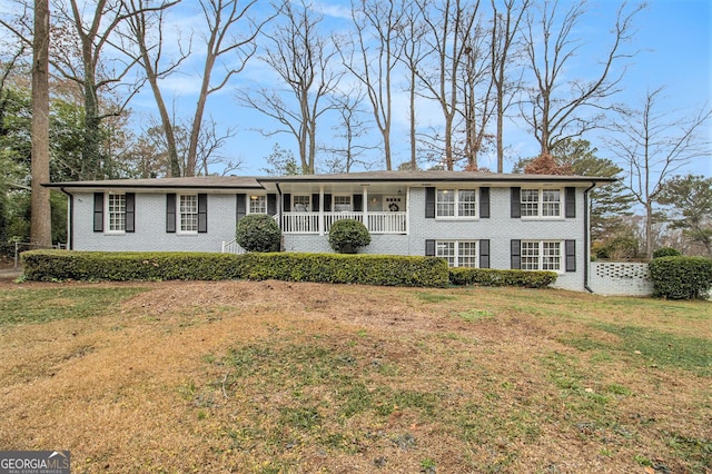 view of front of home with a front yard