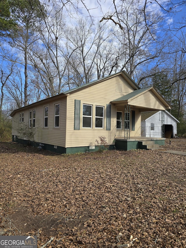 view of front of property with a porch