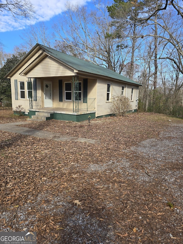 view of front of house featuring a porch