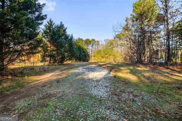 Listing photo 3 for 2562 Bermuda Rd, Stone Mountain GA 30087