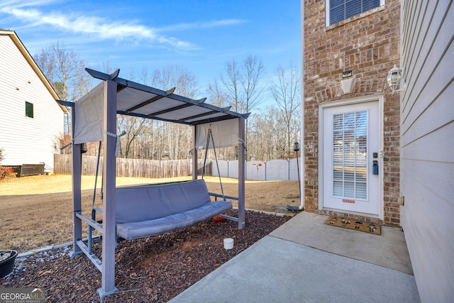 view of yard with a pergola